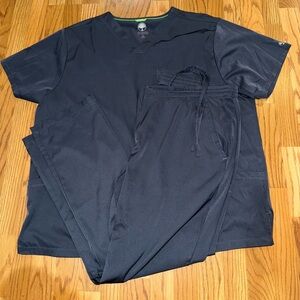 Healing Hand Works 2XL Scrub Top and Bottoms. Grey.